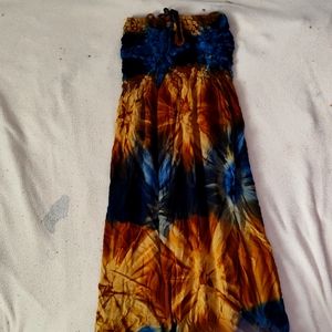 Unique strapless dress.